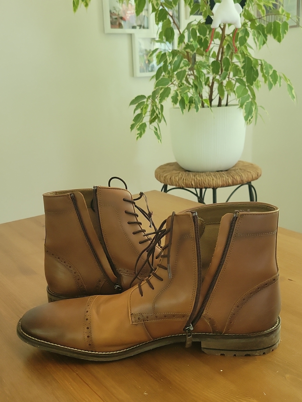 Kenneth Cole Tan Leather Lace-Up Brogue Boots